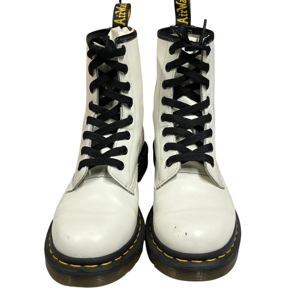 Doc Martens Combat Boots Women SZ EU 38 US 7 White 8 Eye Leather Made in Vietnam